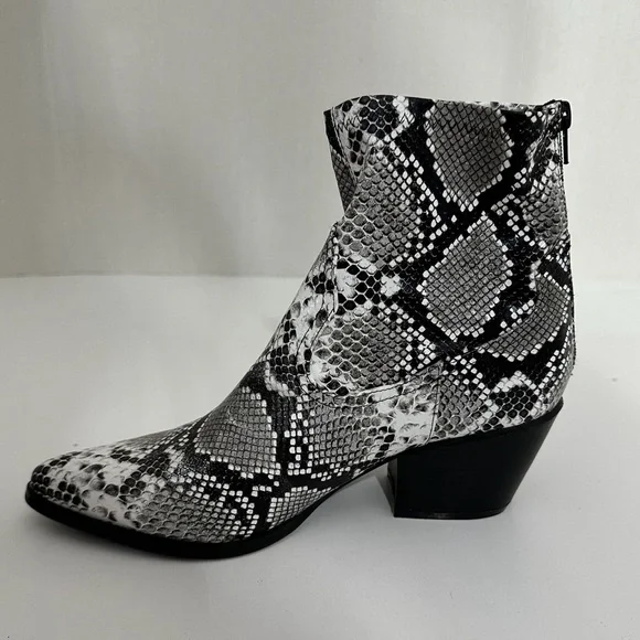 YOKI Snakeskin Western Pointed Toe Ankle Boots Faux Leather Zip Booties Size 10 - Picture 7 of 11